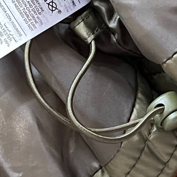 Old Navy Womens Olive Green Zip Water Resistant Shiny Quilted Puffer Vest M - Picture 7 of 7